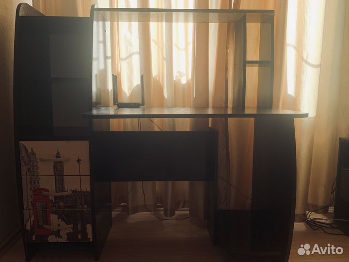 Письменный стол