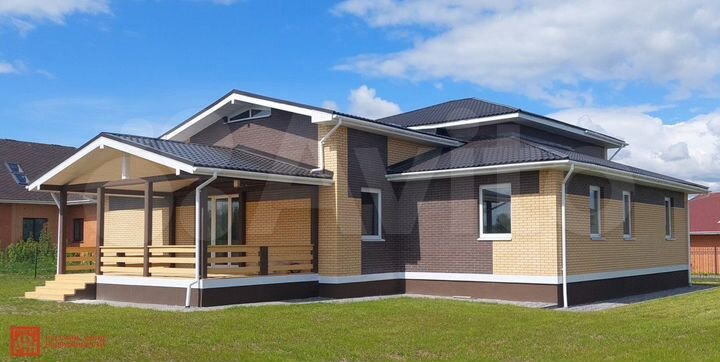 Коттедж 275 м² на участке 15 сот.