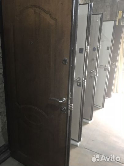 Дверь входная металлическая утеплённая бу б/у