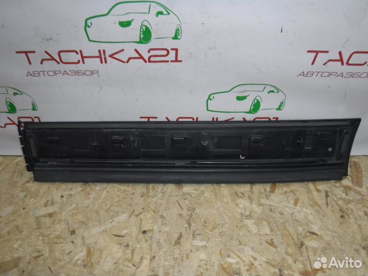 Накладка задней правой двери Porsche Cayenne 3 17+