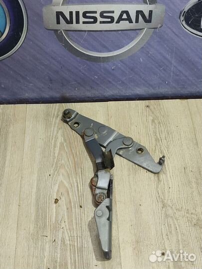 Петля крышки багажника Nissan primera P12 Прав