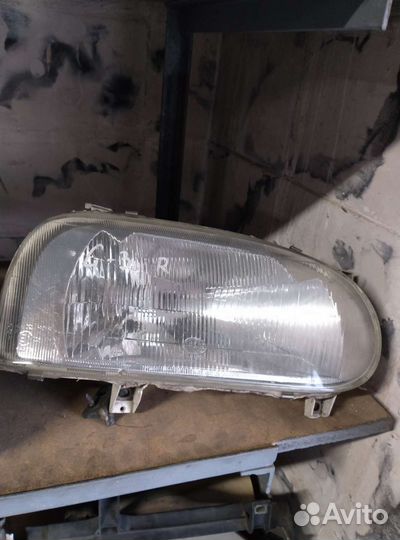 Фара фольксваген гольф-3 правая