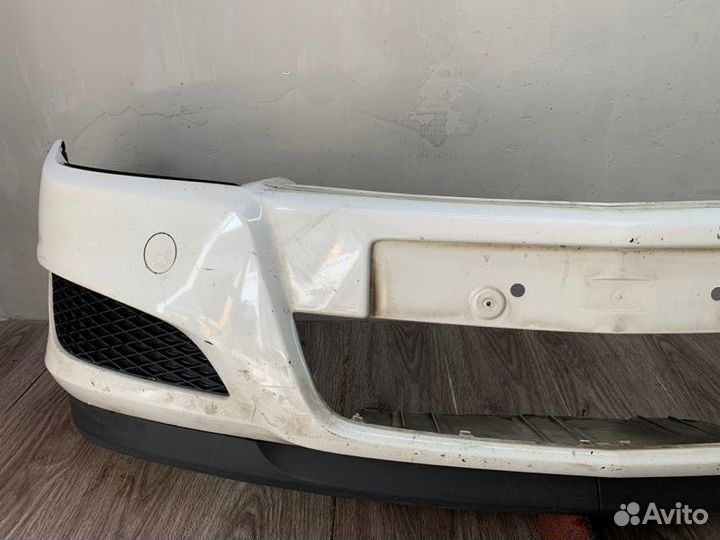 Бампер передний Opel Astra H универсал 2011