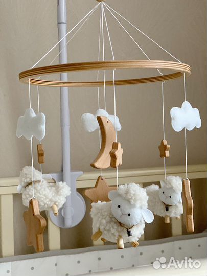 Мобиль с овечками