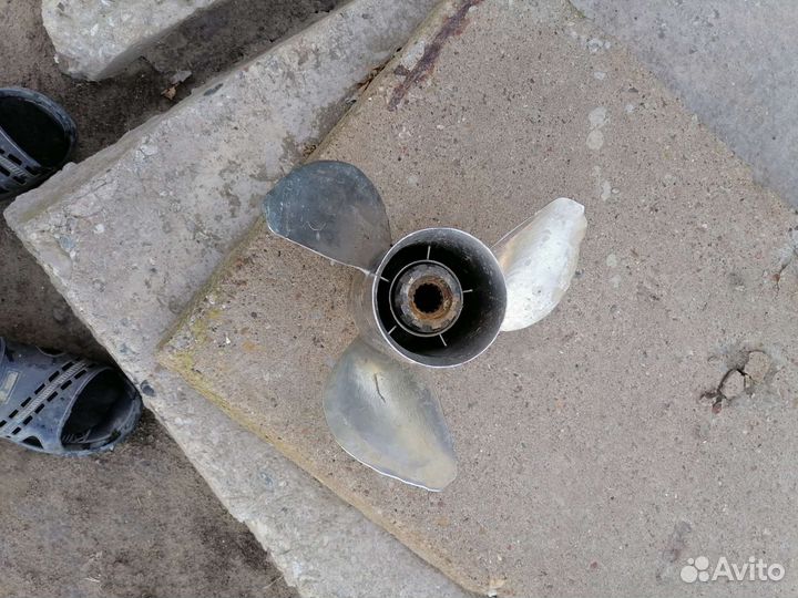 Винт на ямаху 85 /115