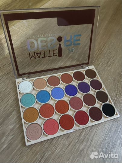 Палетки теней в ассортименте