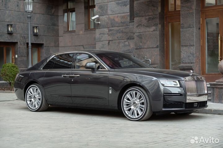 Rolls-Royce Ghost 6.8 AT, 2023, 22 км