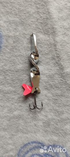 Блесна с тройником