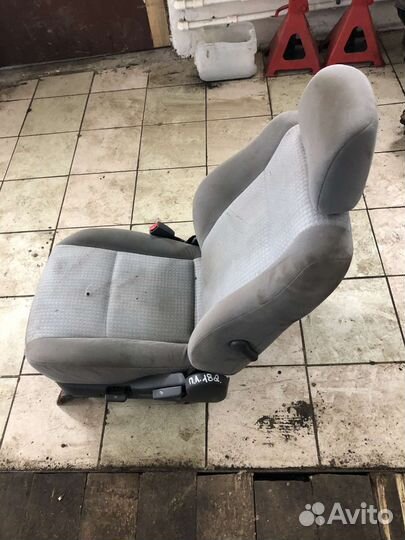 Сиденья Mitsubishi Montero Sport 1