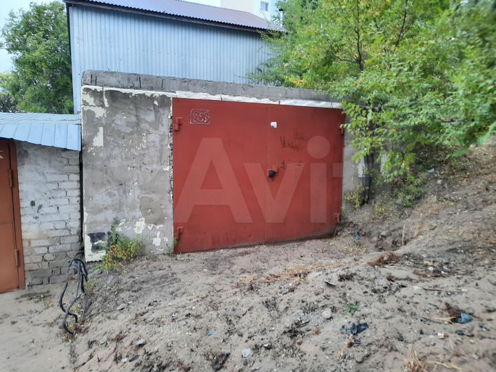 Гараж, > 30 м²