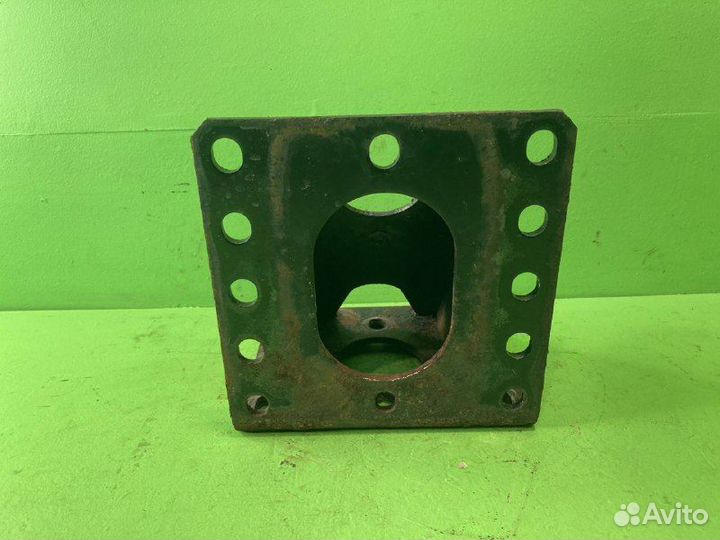 Кронштейн траверсы iveco stralis