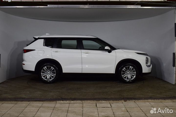 Mitsubishi Outlander 1.5 CVT, 2022