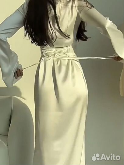 Вечернее атласное платье