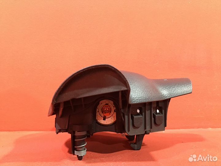 Подушка безопасности в руль Toyota Corolla E12