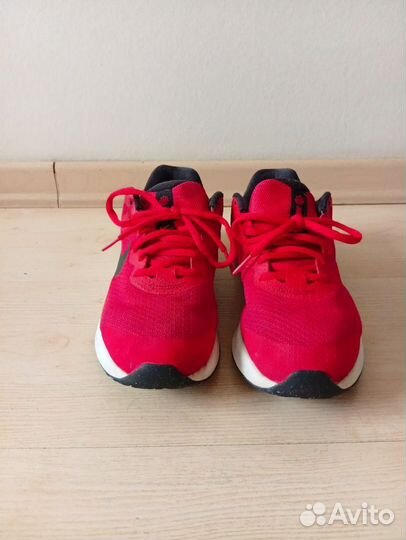 Кроссовки nike revolution