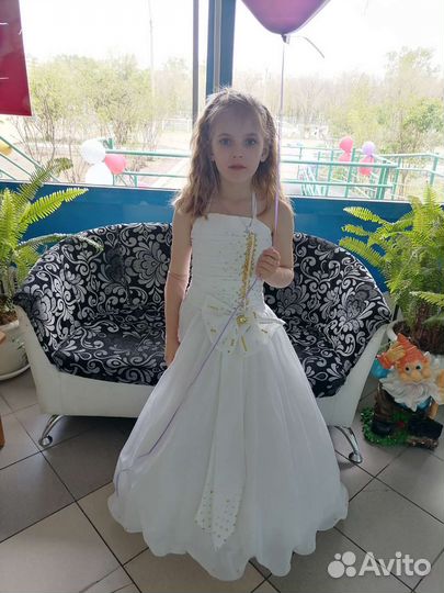Продам платье на 6-7лет