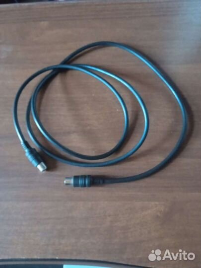 Шнур для подключения видеомагнитофона