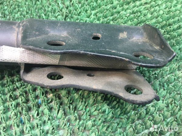 Амортизатор передний Toyota Yaris P10 1szfe