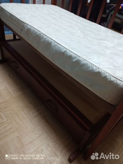 Детская кроватка