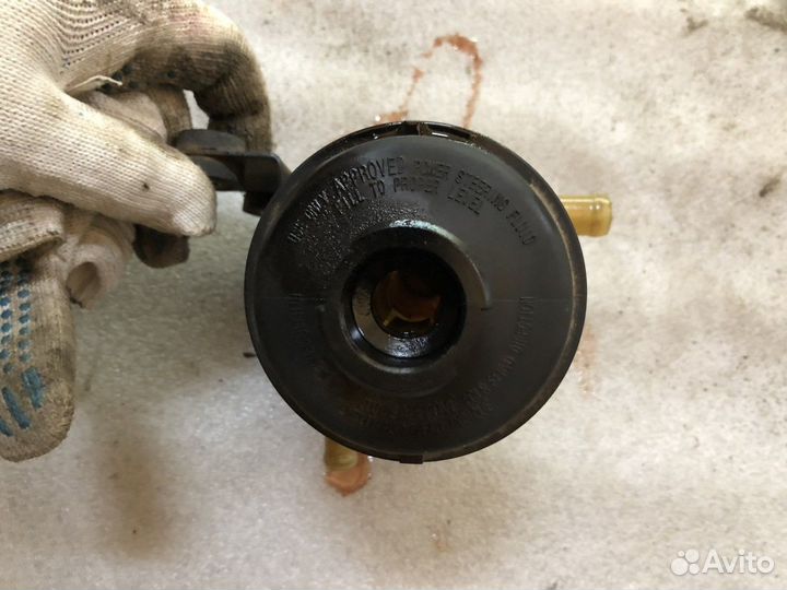 Бачок гидроусилителя (Hyundai Santa Fe)