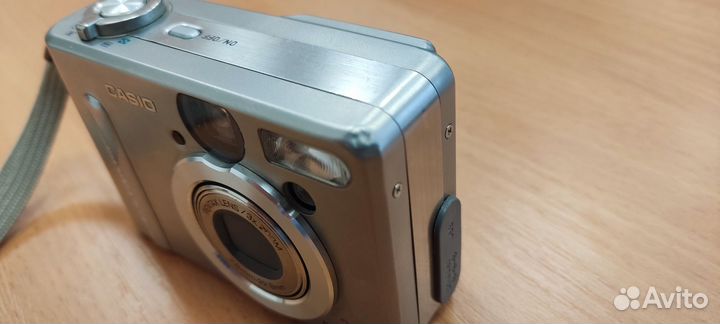 Фотоаппарат Casio QV-R3