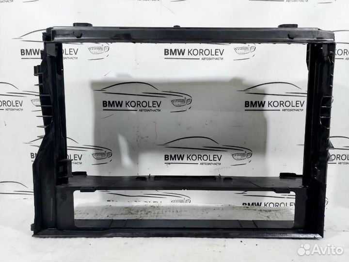 Рамка радиатора BMW E60/E61 2003-2009 BMW E60