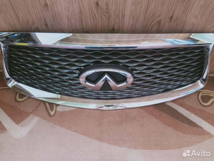 Решетка радиатора Infiniti