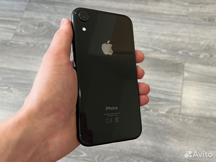 Телефон iPhone XR идеал