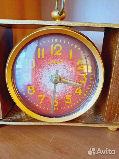 Настольные часы Маяк