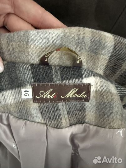 Пальто женское демисезонное в клетку 46р