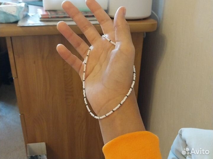 Женский красивый чокер из бисера