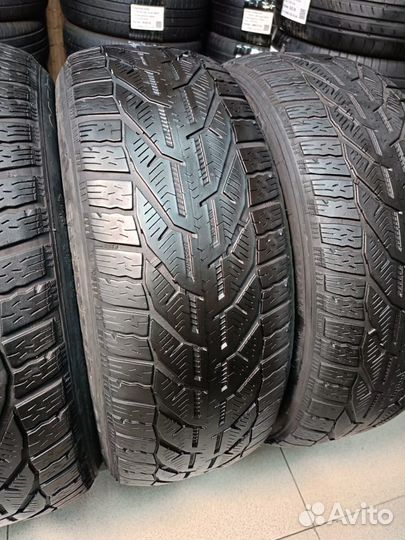 Tigar Winter 215/55 R17 98V