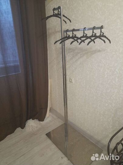 Вешалка для одежды напольная