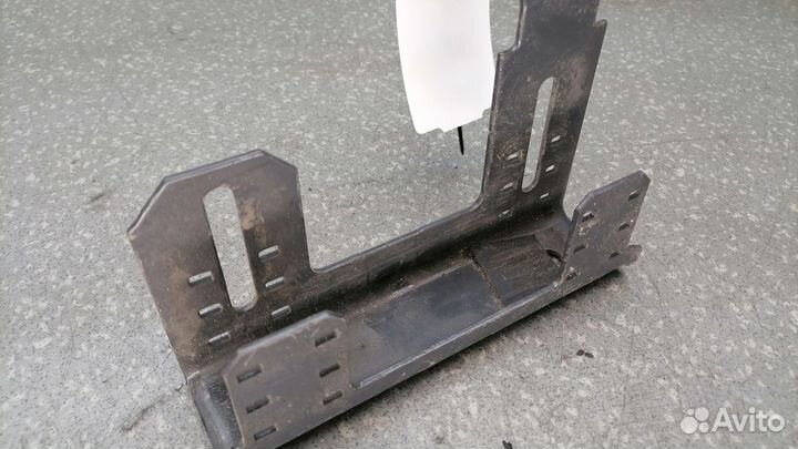 1747536 Кронштейн монтажный scania скания