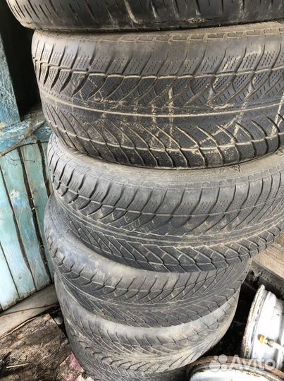 Goodyear UltraGrip 255/50 R19 104Y