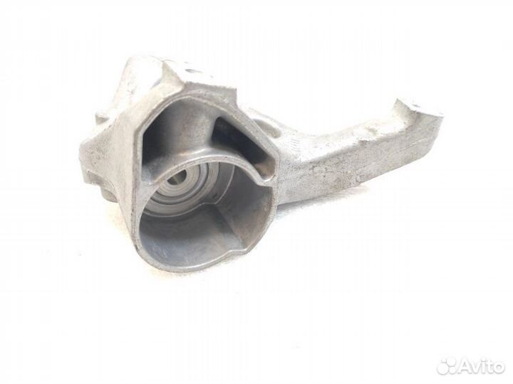 Кронштейн компрессора кондиционера Volkswagen