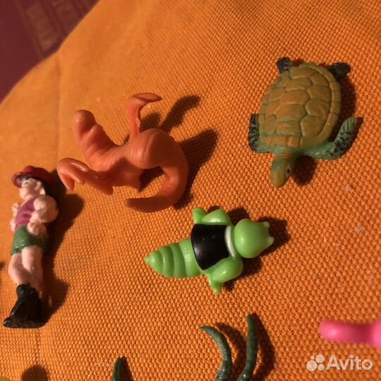 Динозавр змея паук и т.д. Резиновые фигурки