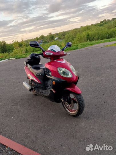 Скутер 100 кубов