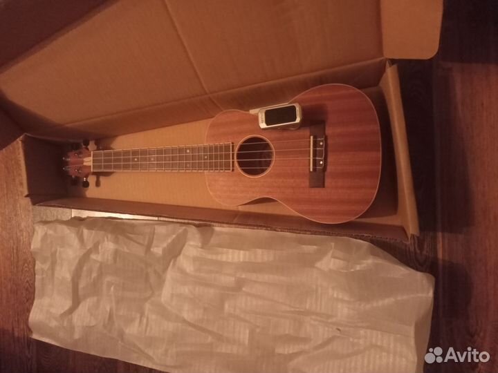 Укулеле, Peavey Student