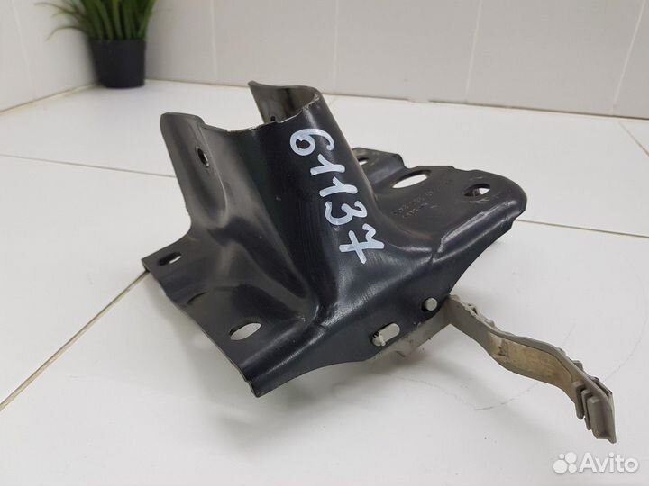 Кронштейн заднего правого рычага