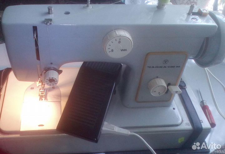 Швейная машина Чайка 132 м с электроприводом