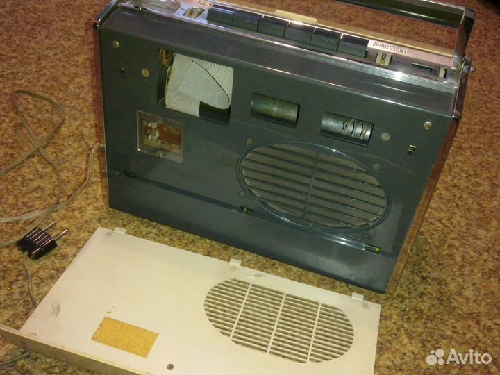 Переносной катушечный магнитофон Grundig TK 6