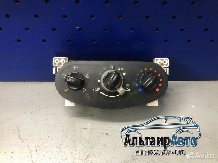 Блок управления печкой отопителем Renault Logan 1