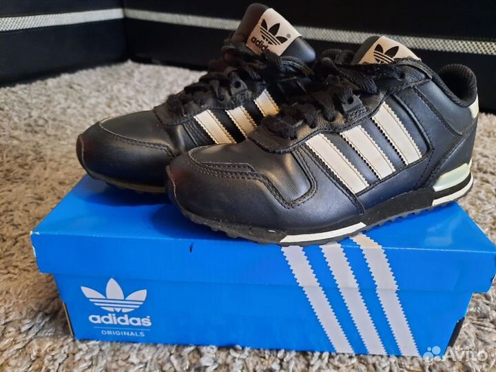 Кроссовки adidas