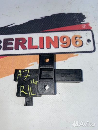 Антенна задняя левая Audi A7 4G cgwd 2012