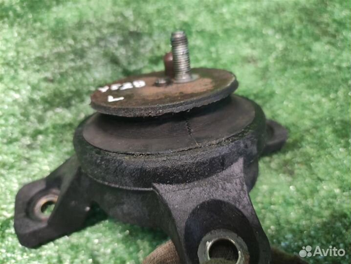 Опора (подушка) двигателя левая Subaru Tribeca WX