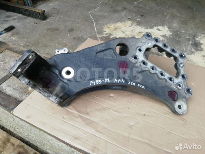 Кронштейн рессоры передней левой Mercedes-Benz