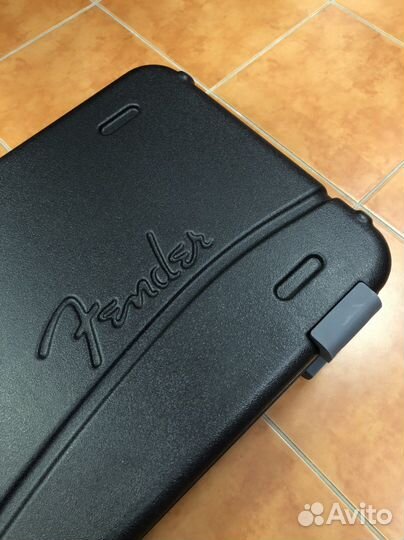 Кейс для бас гитары Fender American Pro Bass 2017