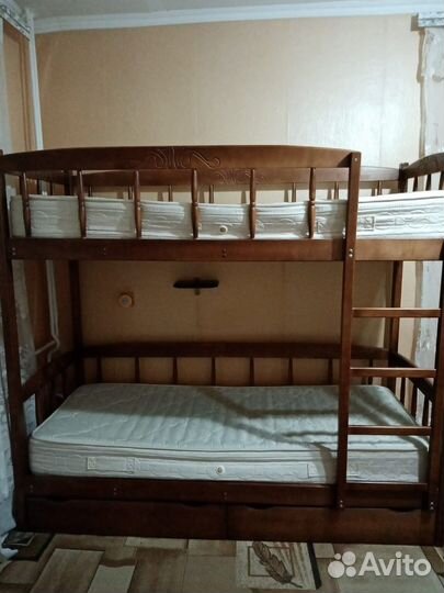 Кровать двухъярусная
