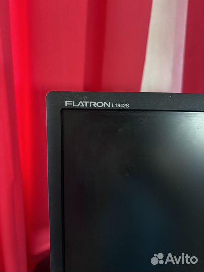 Монитор LG flatron L1942S